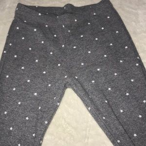 Light gray sleepwear leggings with white stars